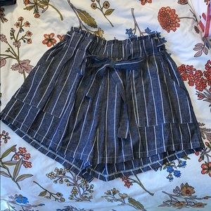 NWOT Paperbag waist shorts